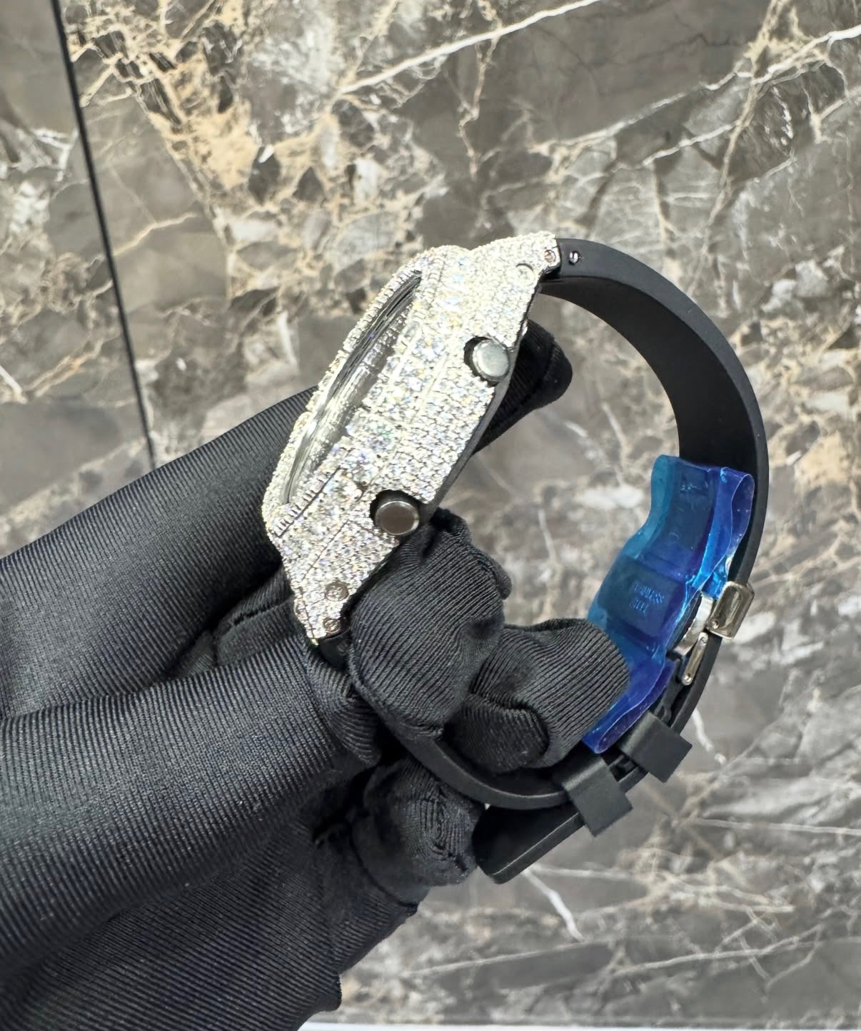 IceVault Wrist Hub