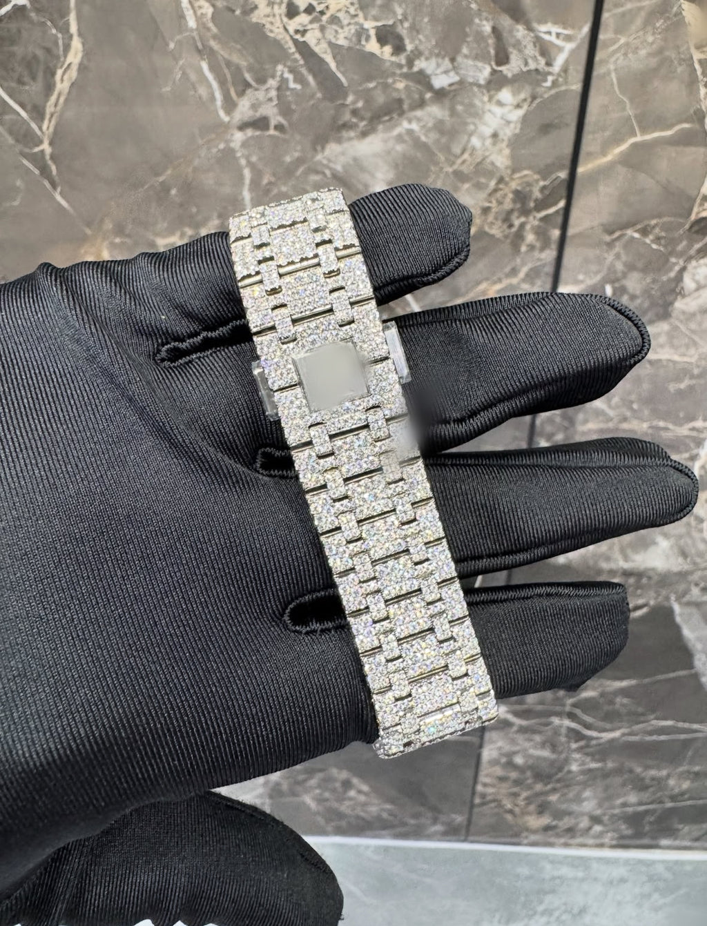 IceVault Wrist Hub