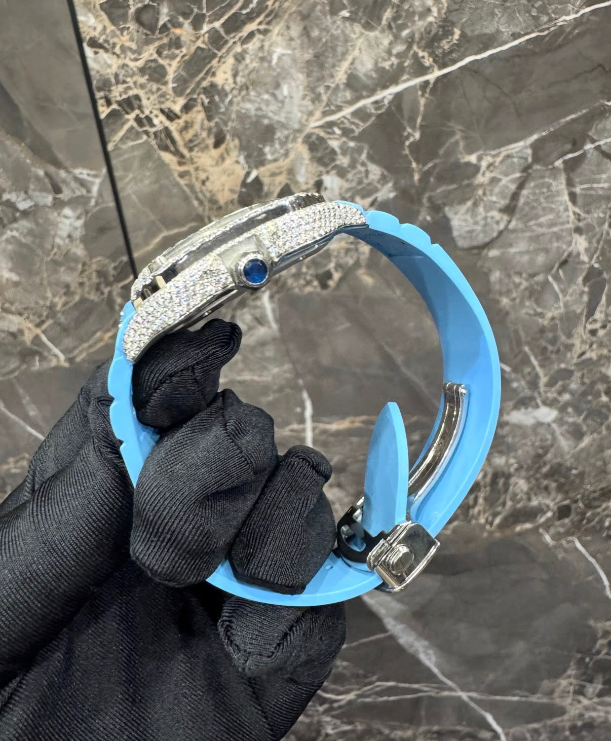 IceVault Wrist Drop
