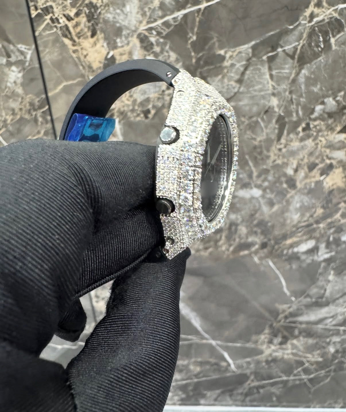 IceVault Wrist Hub